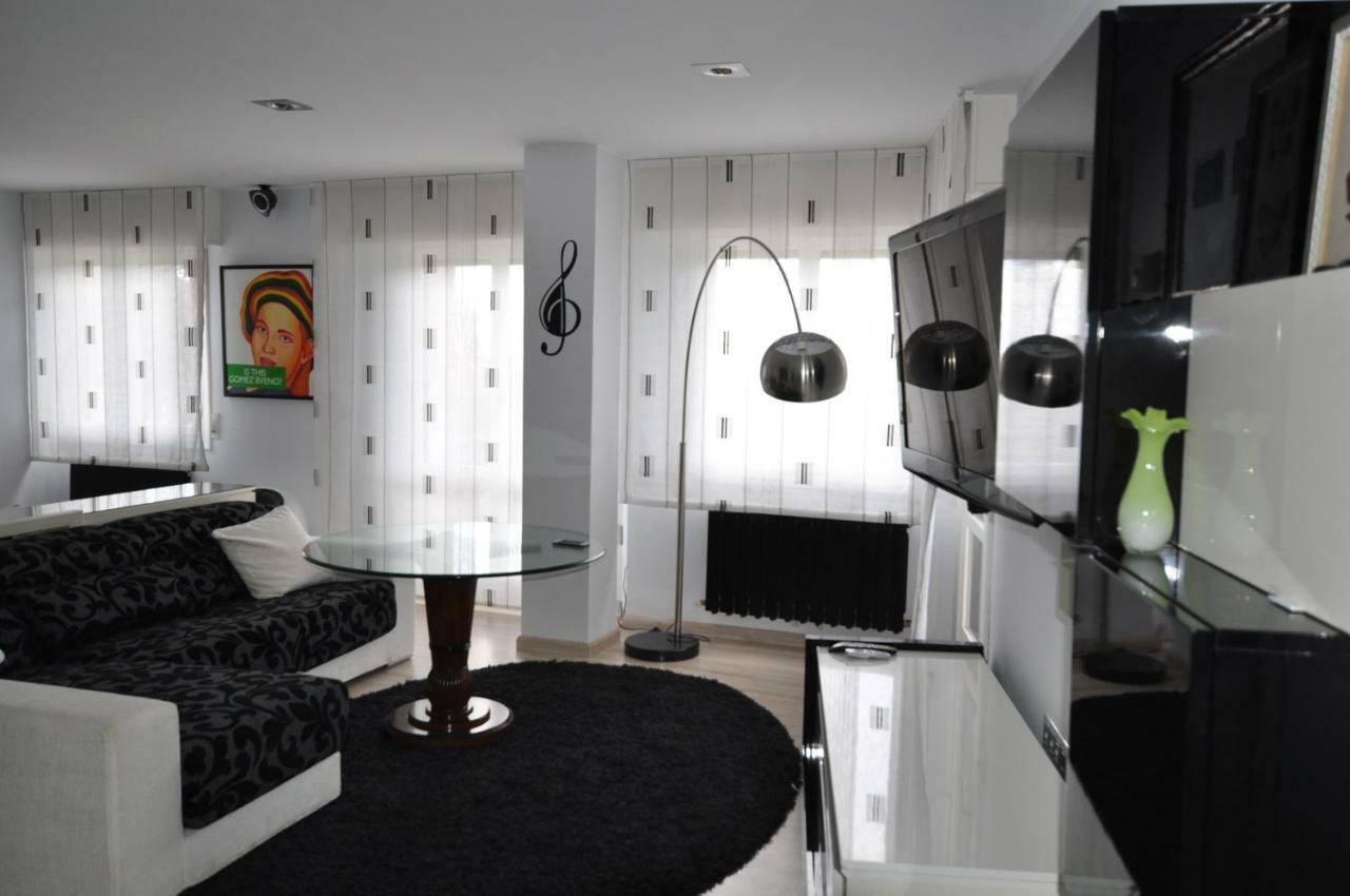 Black And White Suitte "Marques" Ноха Екстериор снимка