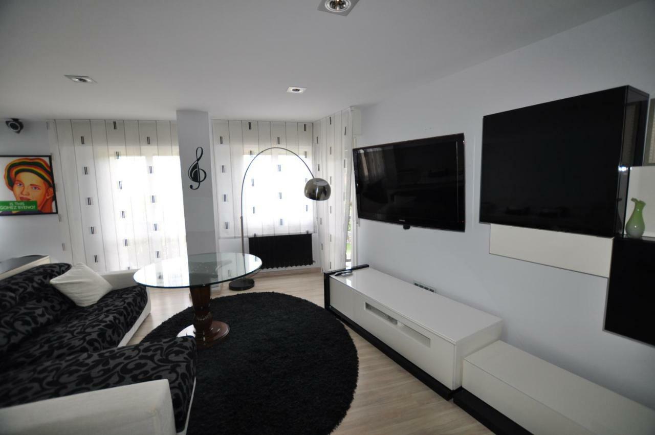 Black And White Suitte "Marques" Ноха Екстериор снимка